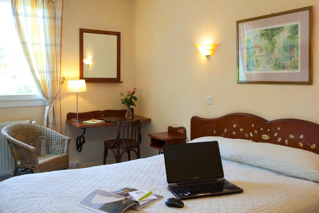 Logis Auberge Saint Simond Aix-les-Bains Room photo